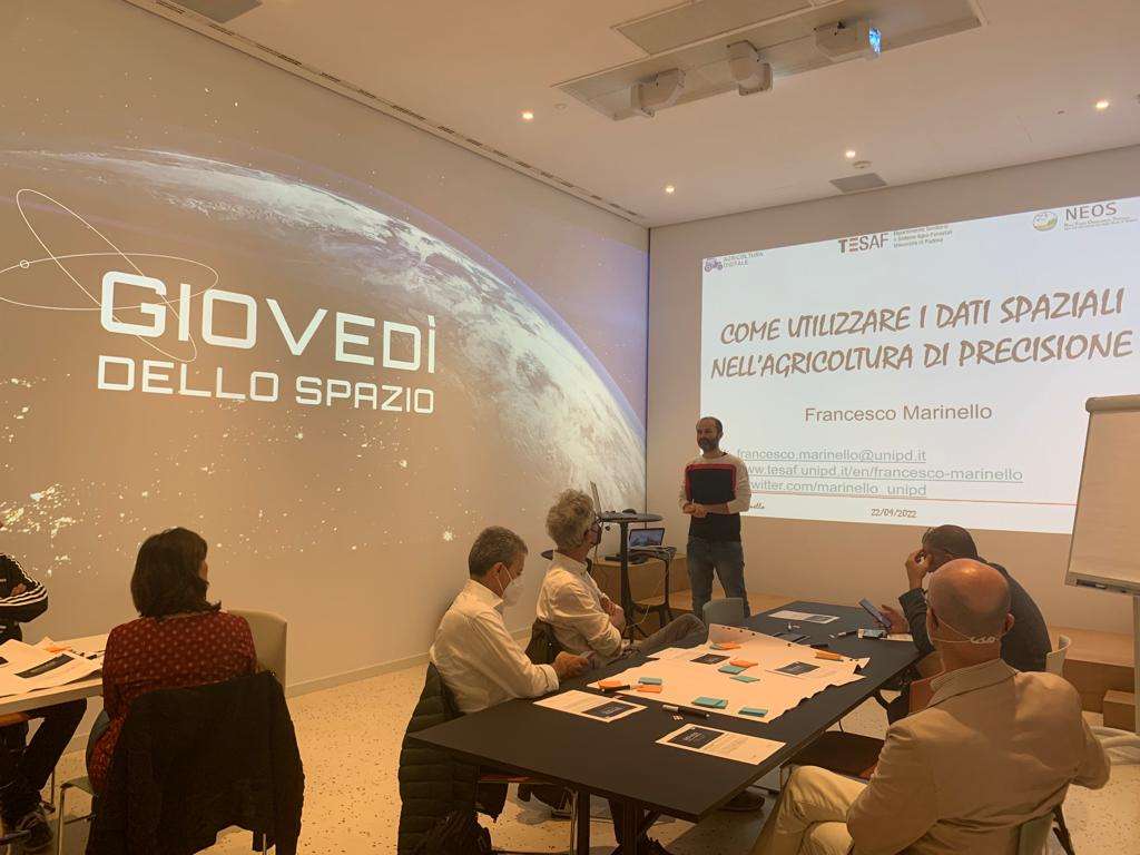 Immagine relativa a La modalità con la quale sono stati svolti gli eventi è quella del design thinking, grazie alla quale i partecipanti hanno sperimentato una metodologia innovativa per elaborare collettivamente proposte su come sfruttare le opportunità.