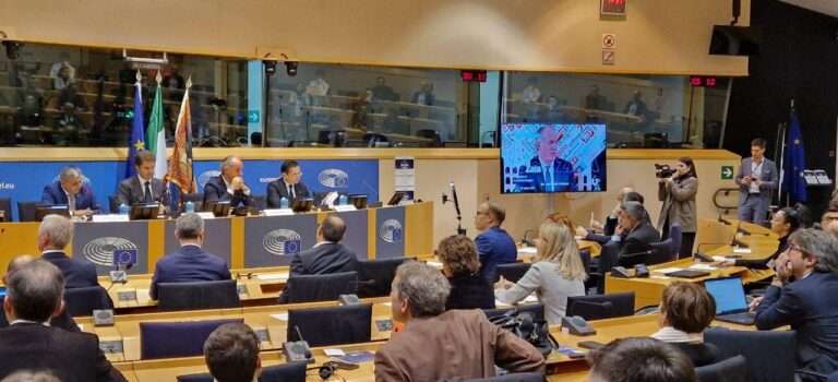  - Immagine relativa alla notizia "SPACE MEETINGS VENETO e VENETO STARS. Presentata A Bruxelles la Challenge per gli innovatori europei Under25"