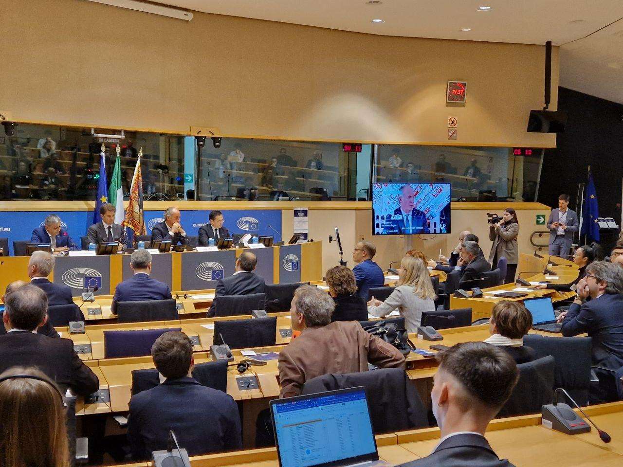  - Immagine relativa al progetto "SPACE MEETINGS VENETO e VENETO STARS. Presentata A Bruxelles la Challenge per gli innovatori europei Under25"