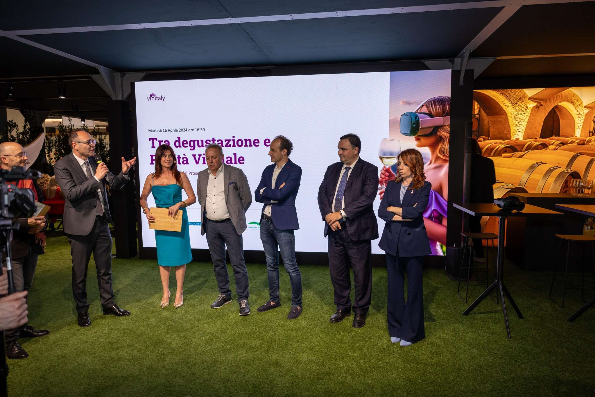  - Immagine relativa al progetto "Presentato a Vinitaly 2024 il progetto "Tra degustazione e Realtà Virtuale"."
